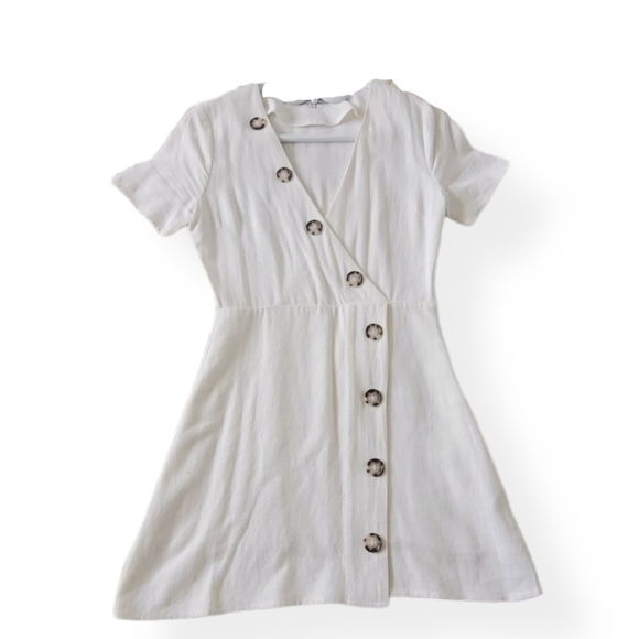 XS White Dress from MoonRiver - Picture 1 of 2